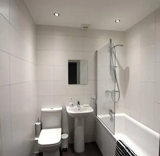 Space For 9 With Riverside Views